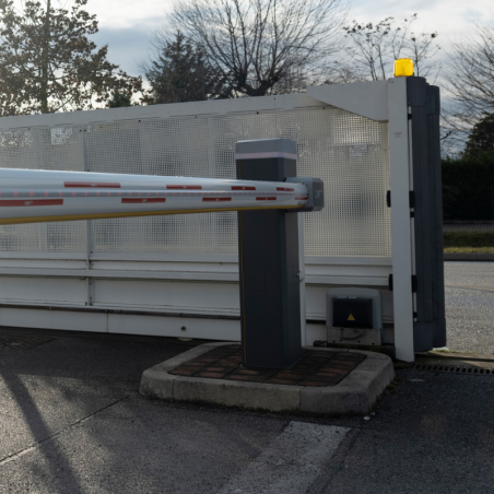 CAME - Barrière levante 230 V à moteur 24 V GGT80AGS